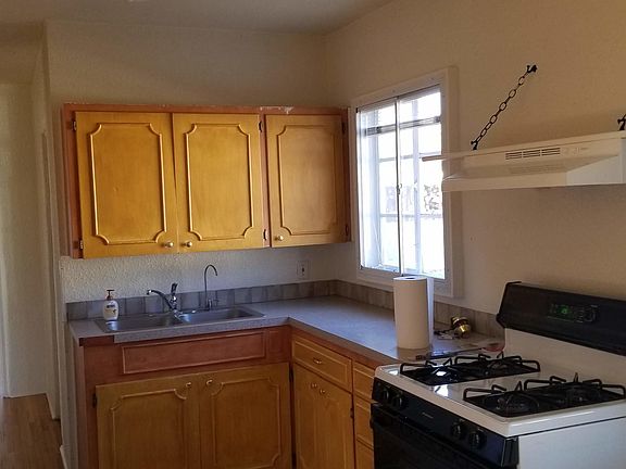 4th image of 110 E Gladden Dr