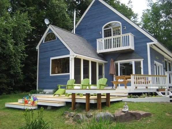 37 Prospect St, Harrisville, NH 03450