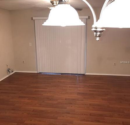 5th image of 11428 Bay St NE