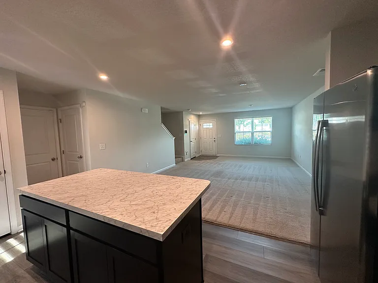 304 Forecastle St — Photo 6