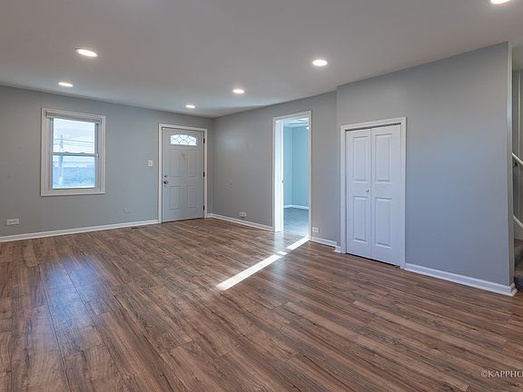4th image of 9702 Austin Ave