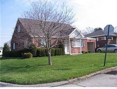1st image of 301 Pershing Ave