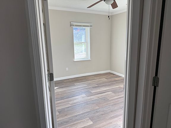 5th image of 209 Franklin St