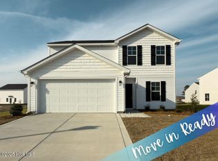 2126 Purebred Cir, Hope Mills, NC 28348