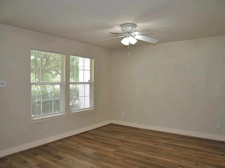20734 Settlers Lake Cir N — Photo 7