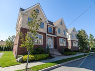 22 Bell Point Dr, Brooklyn, NY