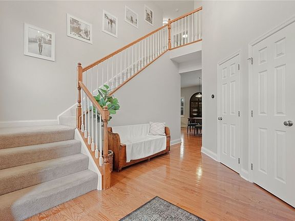 4th image of 217 Windham Ln