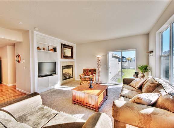 2nd image of 1760 N Holl Blvd