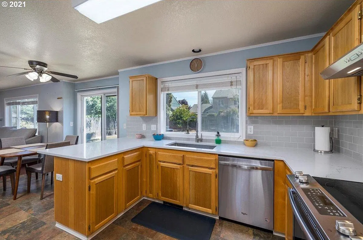 2140 SE 60th Ave — Photo 3