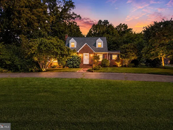 4145 Woodside Dr, Fredericksburg, VA 22407