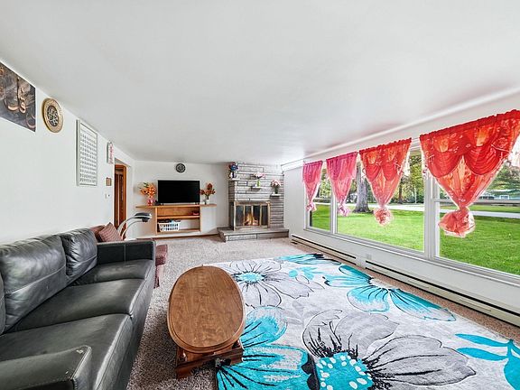 4th image of 2113 Maples Rd