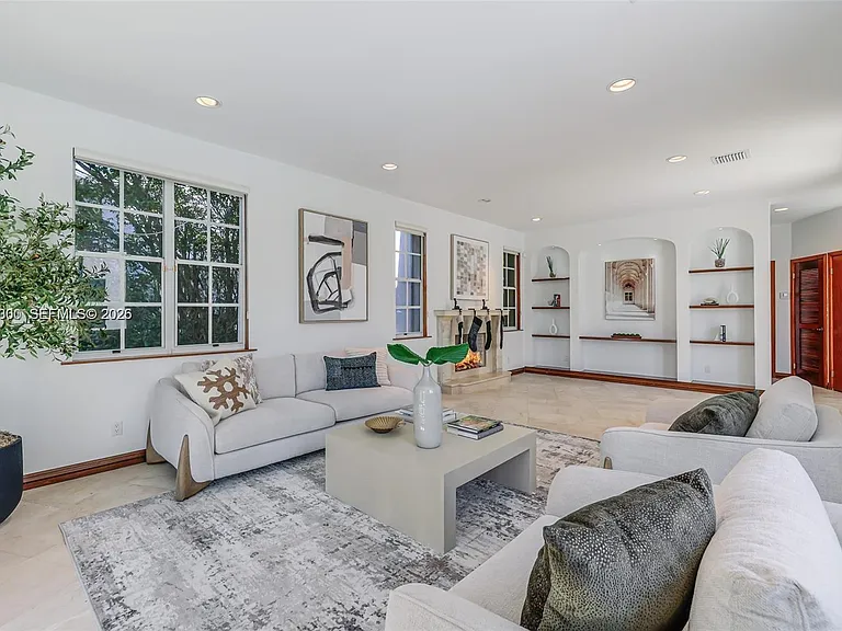 184 Paloma Dr — Photo 8