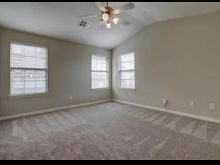 1421 Fox Run Dr — Photo 24