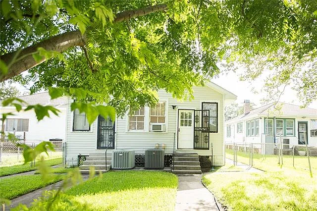 468 Hamilton St — Photo 13