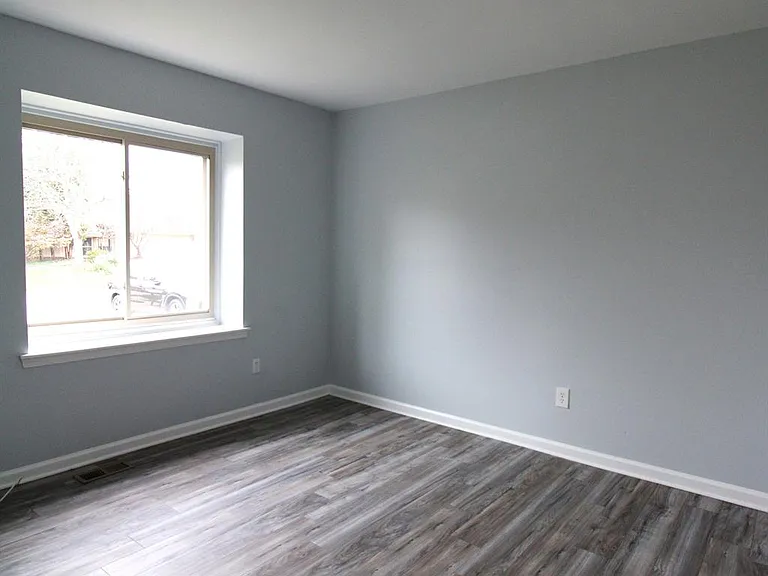 6895 Indian Creek Dr — Photo 9