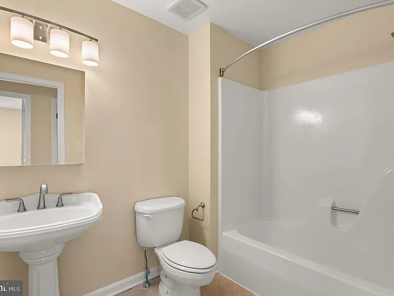 3563 Narragansett Ave — Photo 25