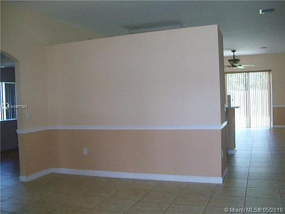 2nd image of 1039 NE 35th Ave