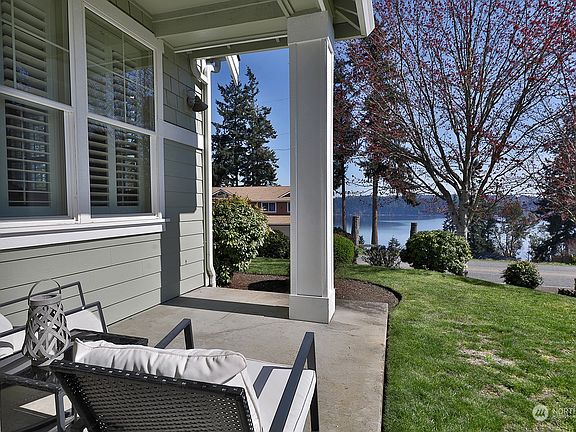 4th image of 1404 Ocean Aire Court