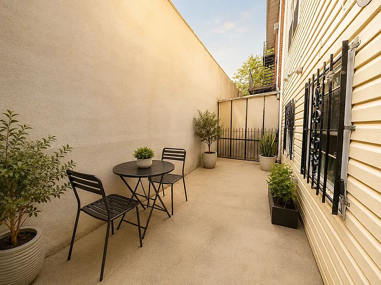 371 Kosciuszko St #1C — Photo 2