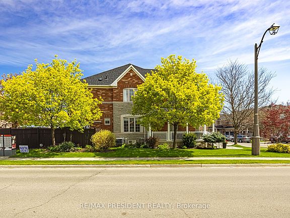 4th image of 75 Bluffwood Cres