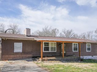 605 Black Forest Dr, Maryville, TN 37801