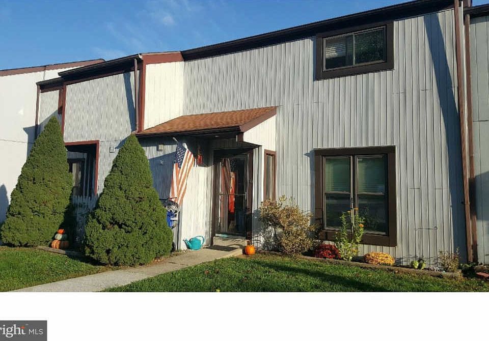 1st image of 16 Wyndham Ct