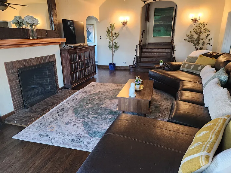 1360 Monaco Pkwy — Photo 10