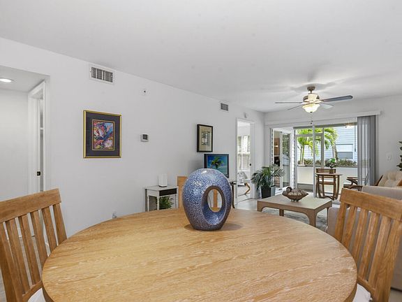 4th image of 1901 Courtyard Way #C-105