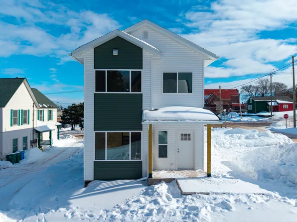 412 W Baraga Ave, Marquette, MI