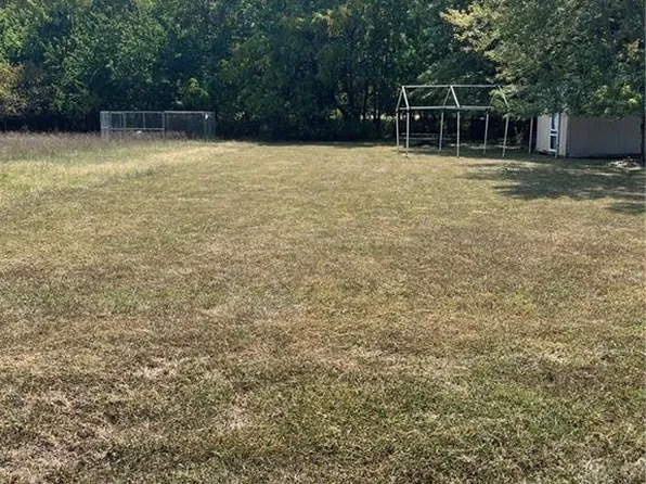 38 Arkansas Dr, Linn Valley, KS 66040