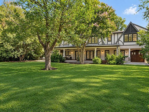 3rd image of 8319 Forest Hills Blvd