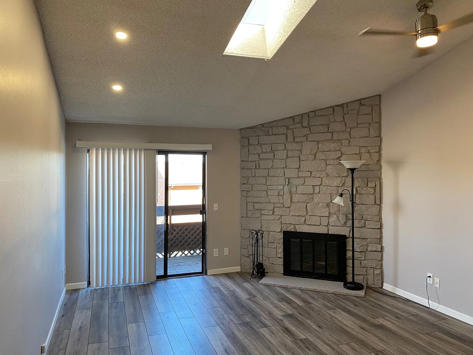 1 bed, 812 sqft, $1,550 — Photo 2