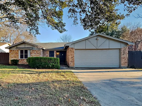 1018 Almond Dr, Mansfield, TX 76063