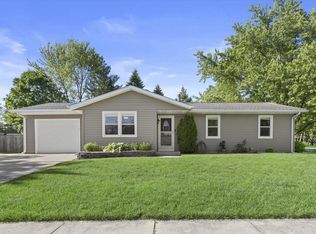 1285 Honeysuckle Rd, Hartford, WI 53027