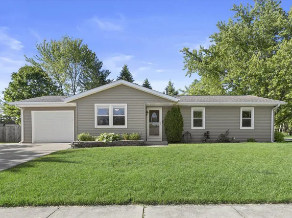 1285 Honeysuckle ROAD, Hartford, WI 53027