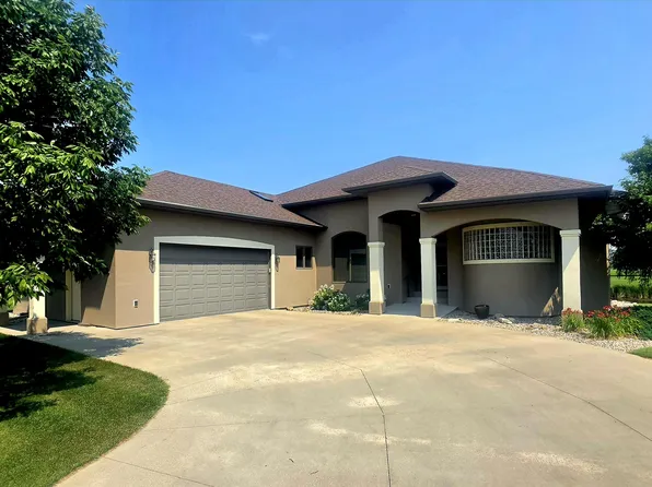 316 E Palmer Cir, Aberdeen, SD 57401