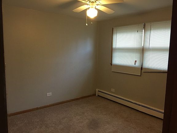 3rd image of 10931 S Vernon Ave APT 2W
