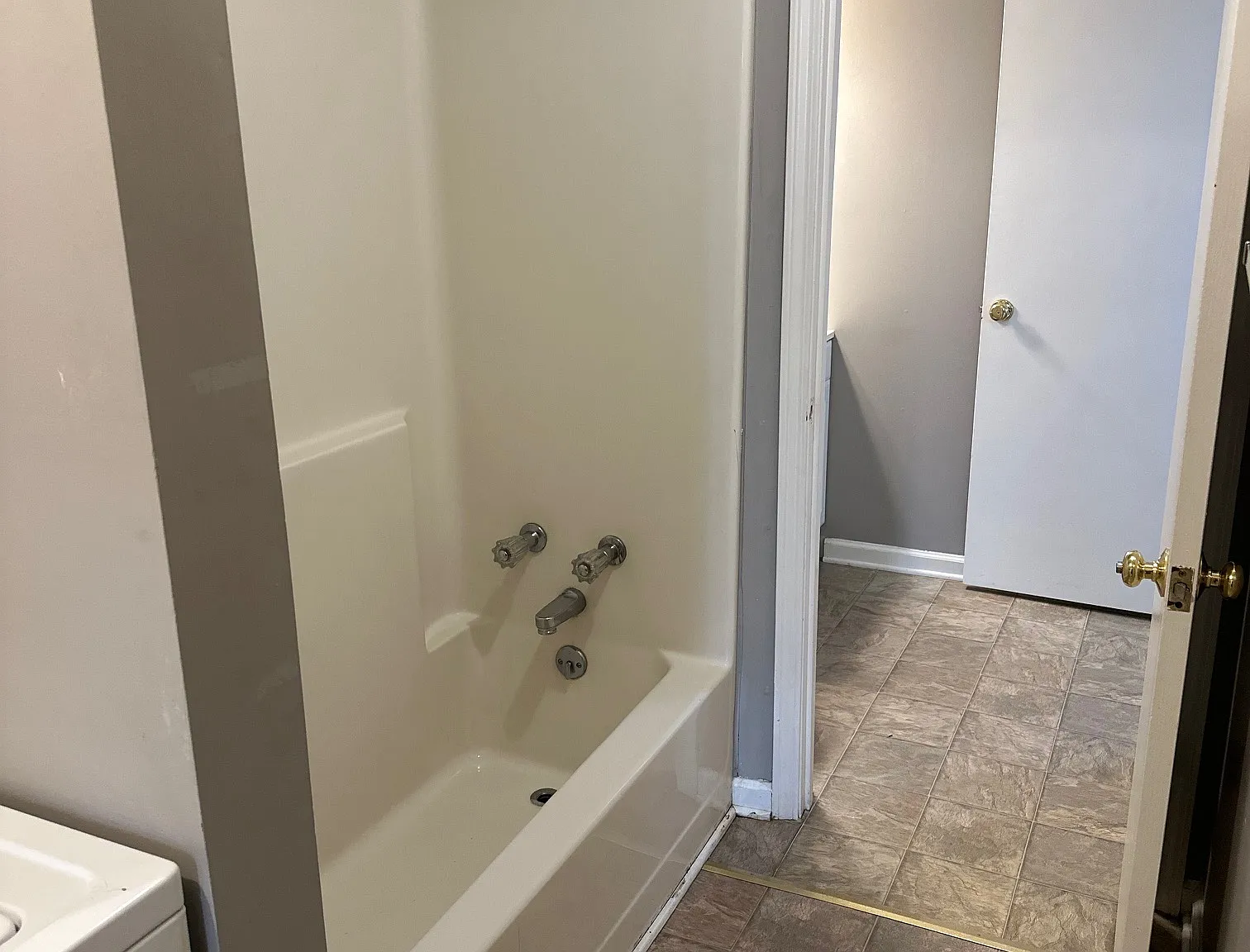 2 bed, 850 sqft, $1,000 — Photo 4