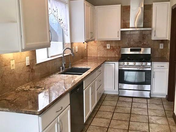 5th image of 5463 Clermont Ct