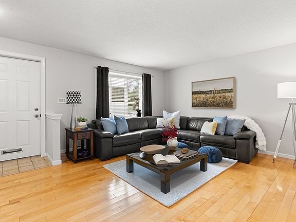 3rd image of 4203 Woodbridge Rd #4203