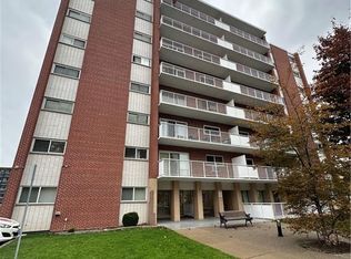 8 Woodman Dr S #401, Hamilton, ON L8K4C9