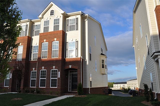 1st image of 19379 Coppermine Sq