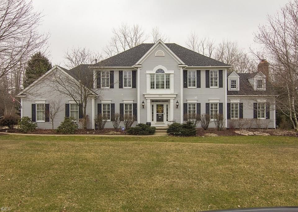 1st image of 594 Meadowridge Way