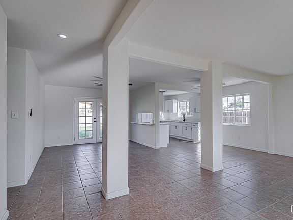 5th image of 1410 Southgate Dr