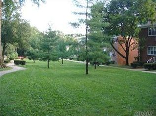 22922 Kingsbury Ave #A, Oakland Gardens, NY 11364