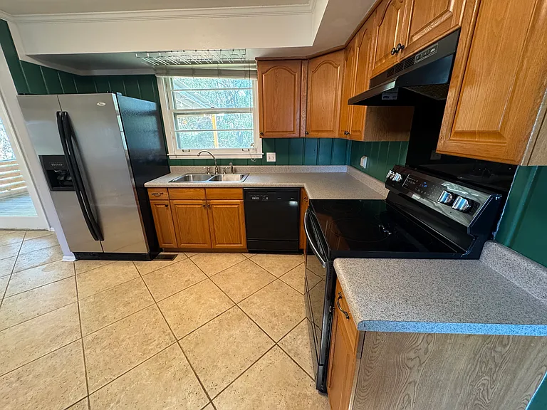 7000 Bonnafair Dr — Photo 3