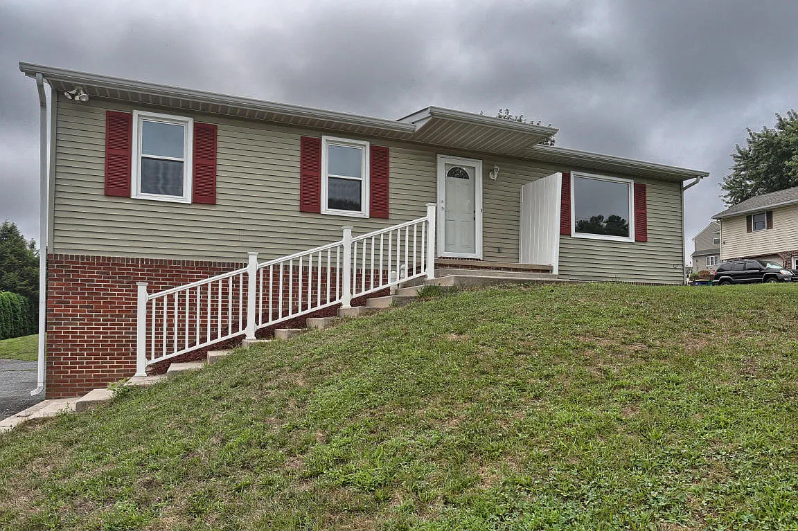 1030 Schwanger Rd photo 1