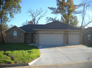 4555 W Brownstone Trce, Springfield, MO 65807