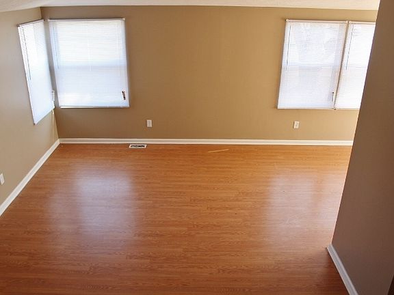 5th image of 5722 McCloud Ct S