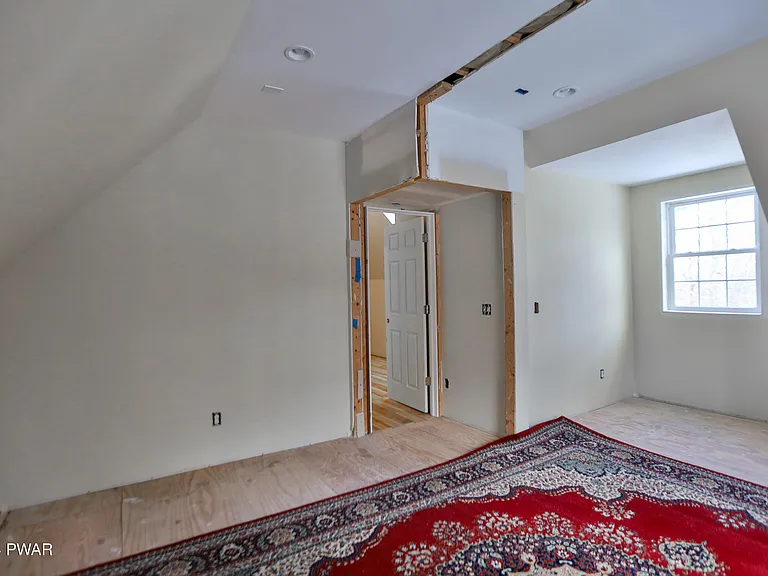 110 Stallion Dr — Photo 58